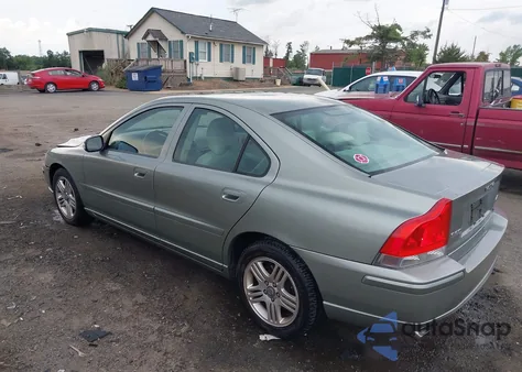 2007 Volvo S60 2.5T z USA, uszkodzony, nr VIN YV1RS592472604422